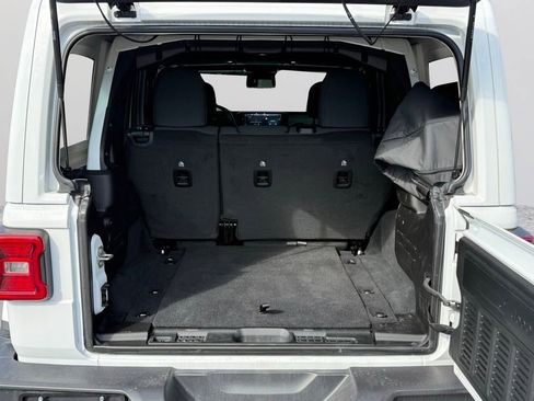 Used 2024 Jeep Wrangler Sahara w/ Safety Group image 33