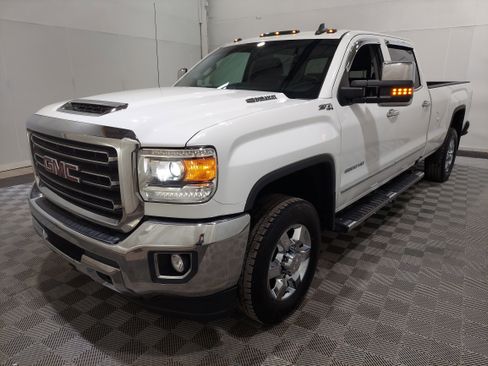 Used 2019 GMC Sierra 2500 SLT AWD/4WD image 1