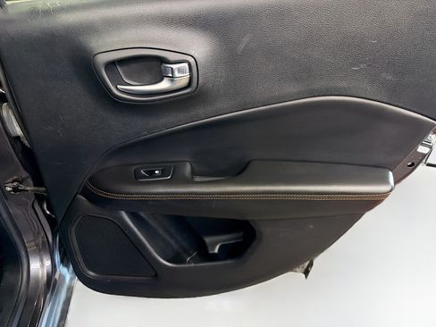 Used 2018 Jeep Compass Limited w/ Navigation Group AWD/4WD image 29