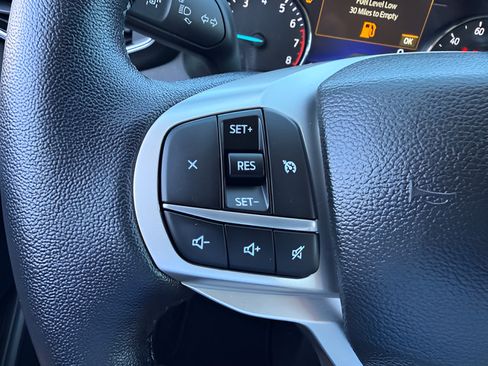 Used 2023 Ford Explorer XLT w/ Equipment Group 202A AWD/4WD image 19