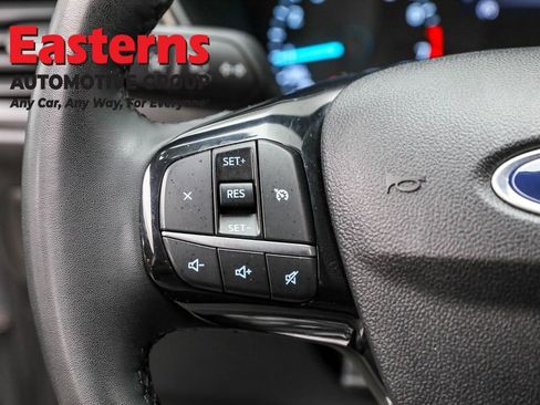 Used 2022 Ford Escape SE w/ Cold Weather Package image 15