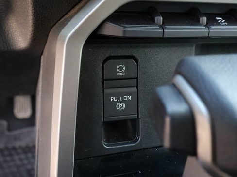 Used 2022 Toyota Tundra SR5 w/ SR5 Convenience Package AWD/4WD image 27
