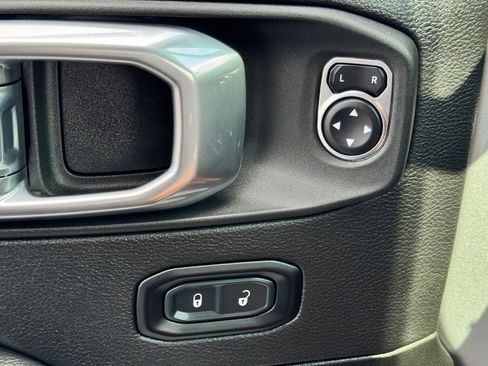 Used 2023 Jeep Wrangler Unlimited Sahara w/ Cold Weather Group image 30