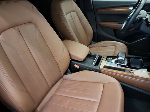 Used 2022 Audi Q5 2.0T Premium Plus w/ Premium Plus Package image 19