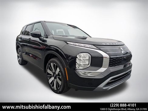 New 2025 Mitsubishi Outlander SE image 1