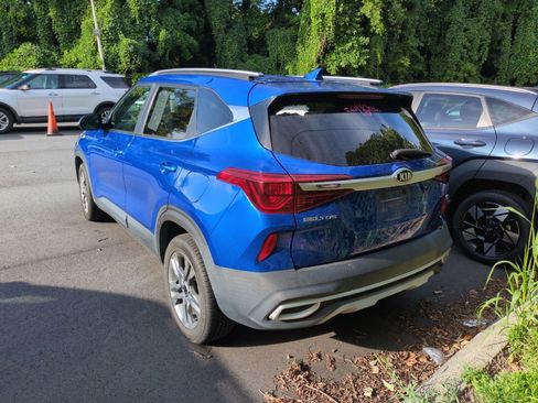 Used 2021 Kia Seltos S FWD image 4