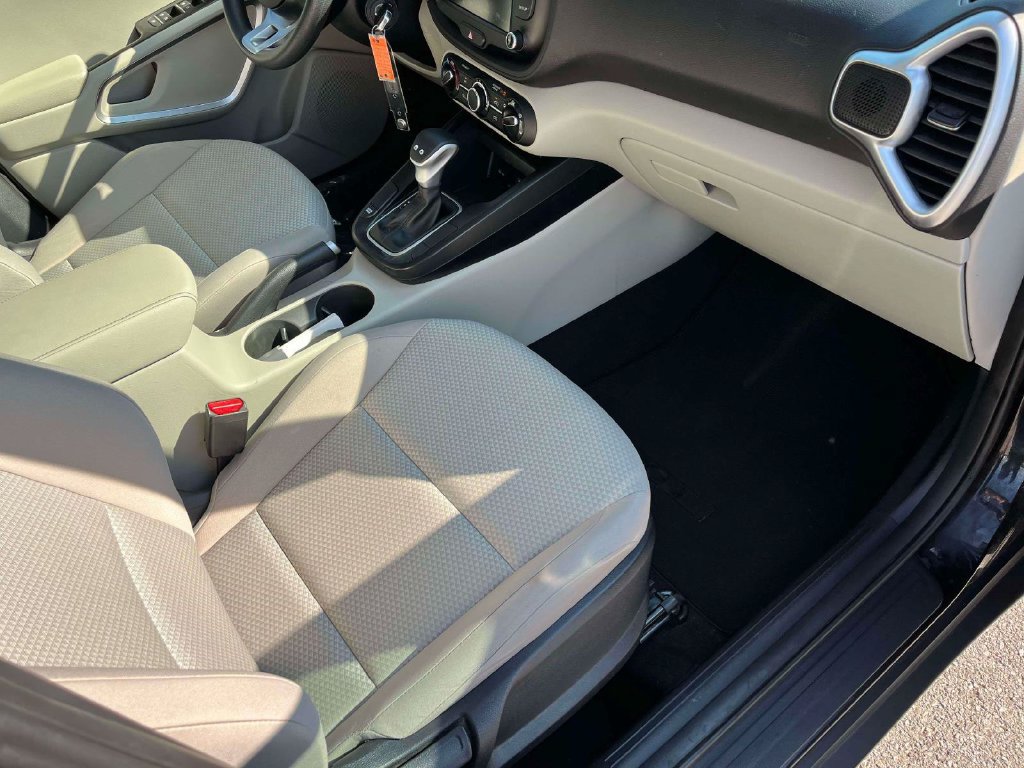 Used 2023 Kia Soul LX FWD image 11