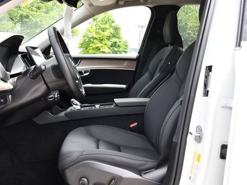 Used 2025 Volvo XC90 B6 Plus AWD/4WD image 14