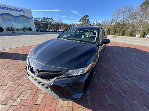 Used 2019 Toyota Camry SE image 23