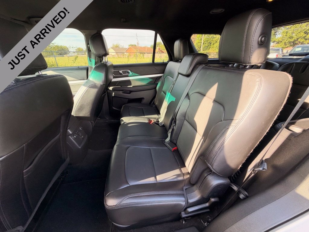 Used 2017 Ford Explorer XLT w/ Equipment Group 202A FWD image 13