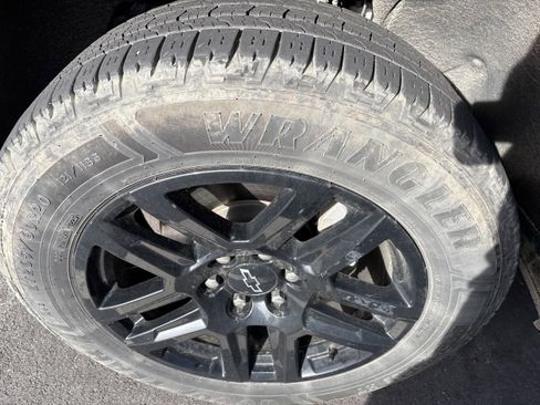 Used 2021 Chevrolet Silverado 1500 LT Trail Boss w/ Convenience Package II image 10