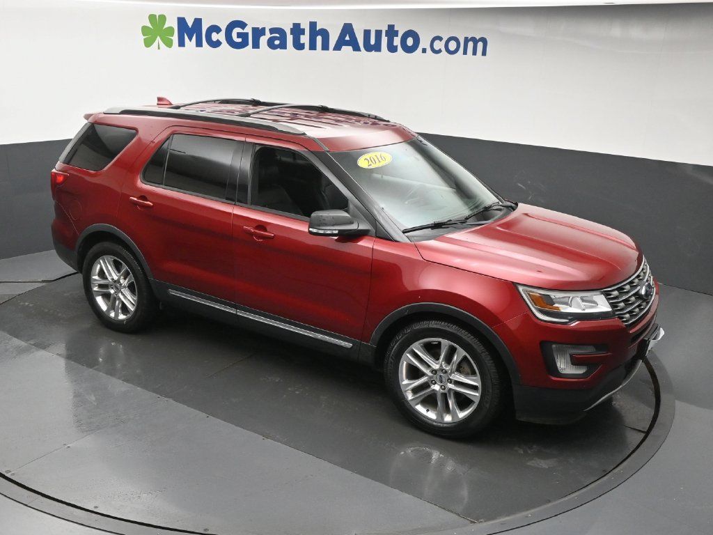 Used 2016 Ford Explorer XLT w/ Equipment Group 202A FWD image 3