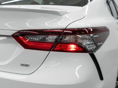 Used 2021 Toyota Camry SE FWD image 38