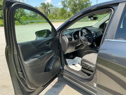 Used 2023 Chevrolet Equinox LT FWD image 15