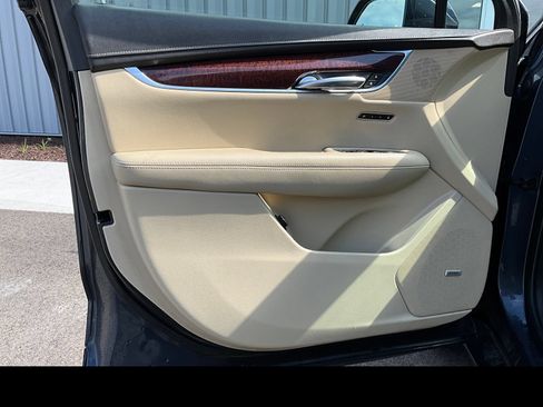 Used 2019 Cadillac XT5 Luxury FWD image 24