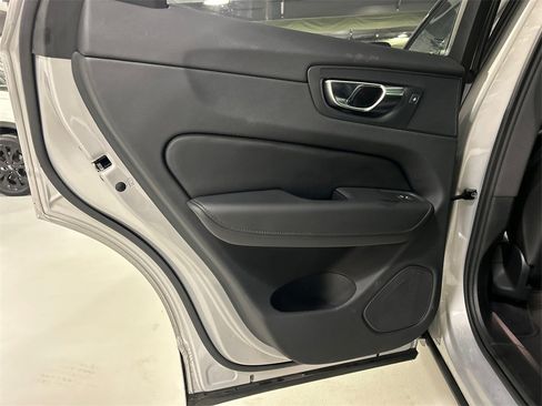 Certified 2025 Volvo XC60 B5 Plus image 21