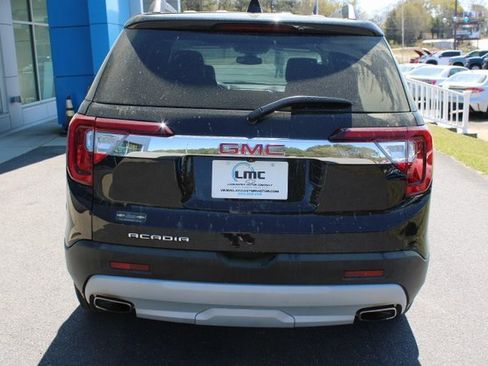 Certified 2023 GMC Acadia SLT image 3