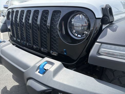 Used 2023 Jeep Wrangler Unlimited w/ Cold Weather Group AWD/4WD image 4