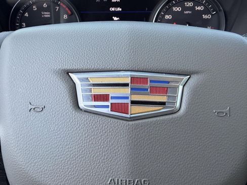 Used 2023 Cadillac XT6 Premium Luxury w/ Technology Package FWD image 19