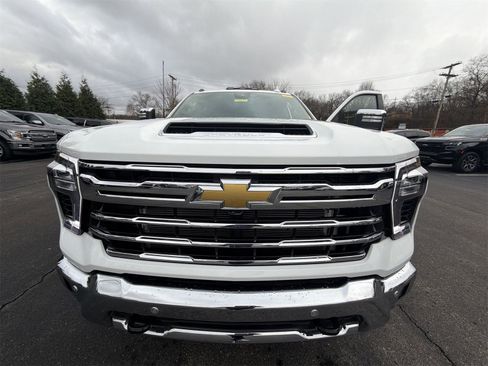 Used 2024 Chevrolet Silverado 3500 LTZ w/ LTZ Plus Package image 30