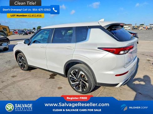 Used 2024 Mitsubishi Outlander SE FWD image 3