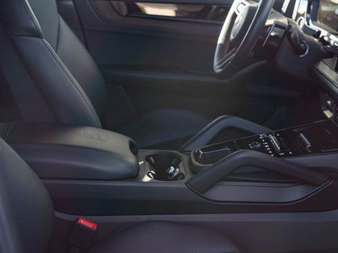 Used 2025 Porsche Cayenne GTS image 35