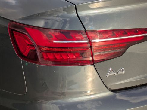 Used 2021 Audi A4 2.0T Premium w/ Convenience Package image 18