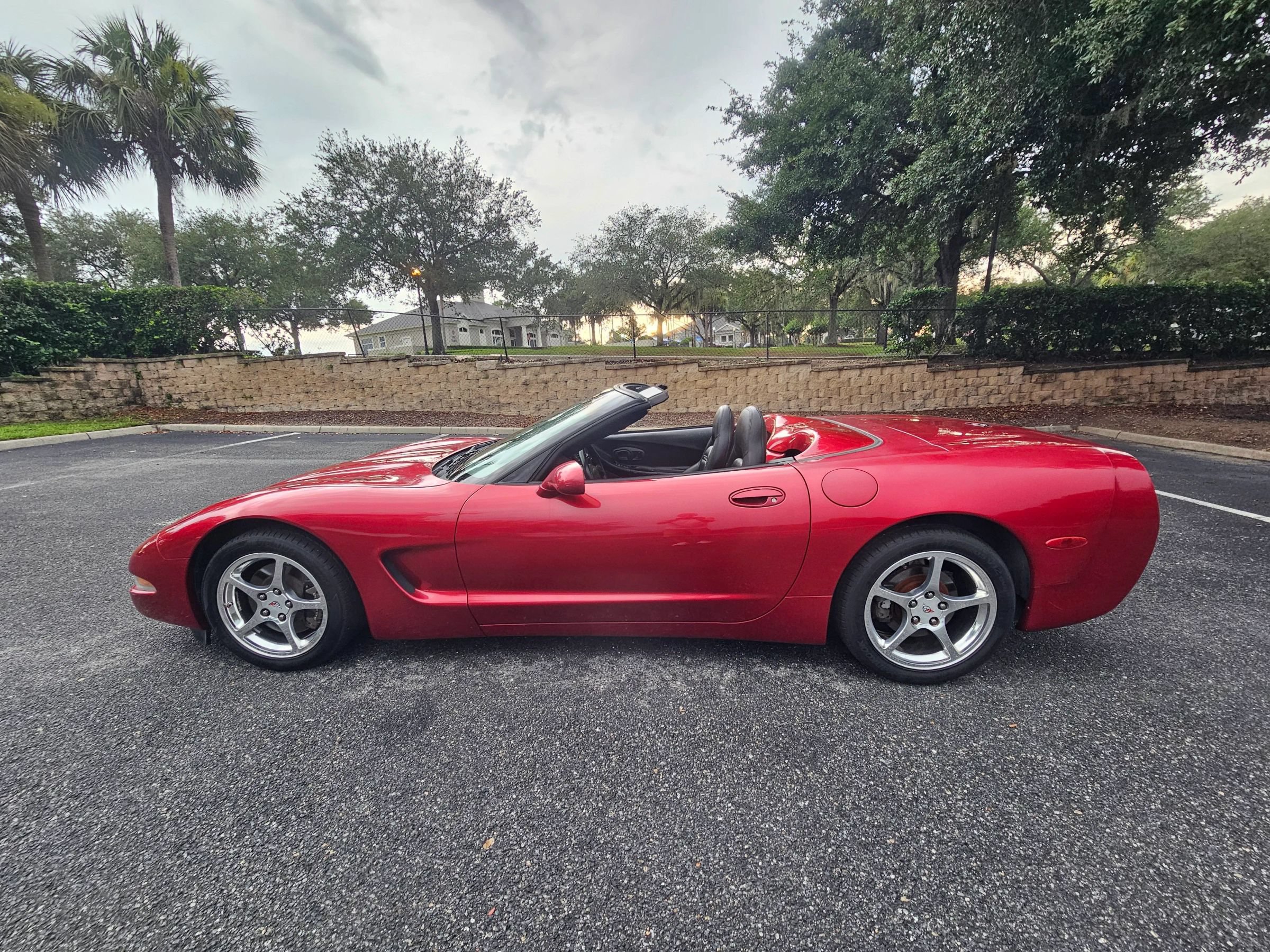 Used 2004 Chevrolet Corvette Coupe w/ Preferred Equipment Group RWD image 21