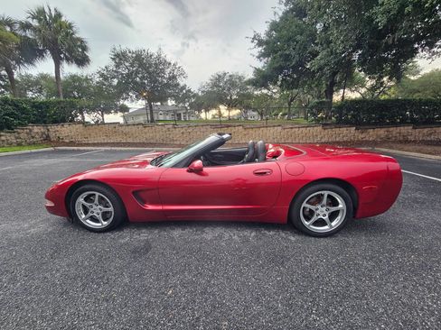 Used 2004 Chevrolet Corvette Convertible w/ Preferred Equipment Group RWD image 21