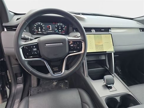 Used 2024 Land Rover Discovery Sport Dynamic SE image 16