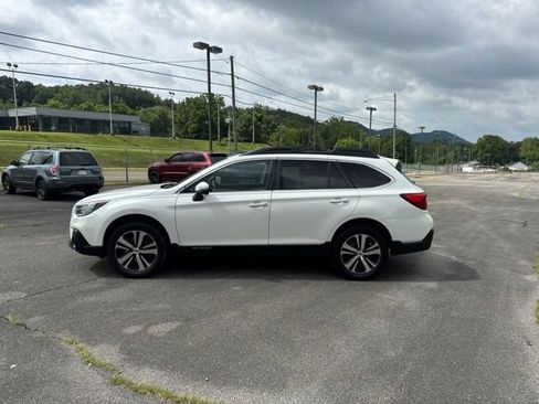 Used 2018 Subaru Outback 2.5i Limited AWD/4WD image 5