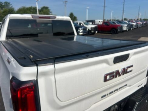 Used 2021 GMC Sierra 1500 SLT w/ SLT Premium Plus Package AWD/4WD image 9