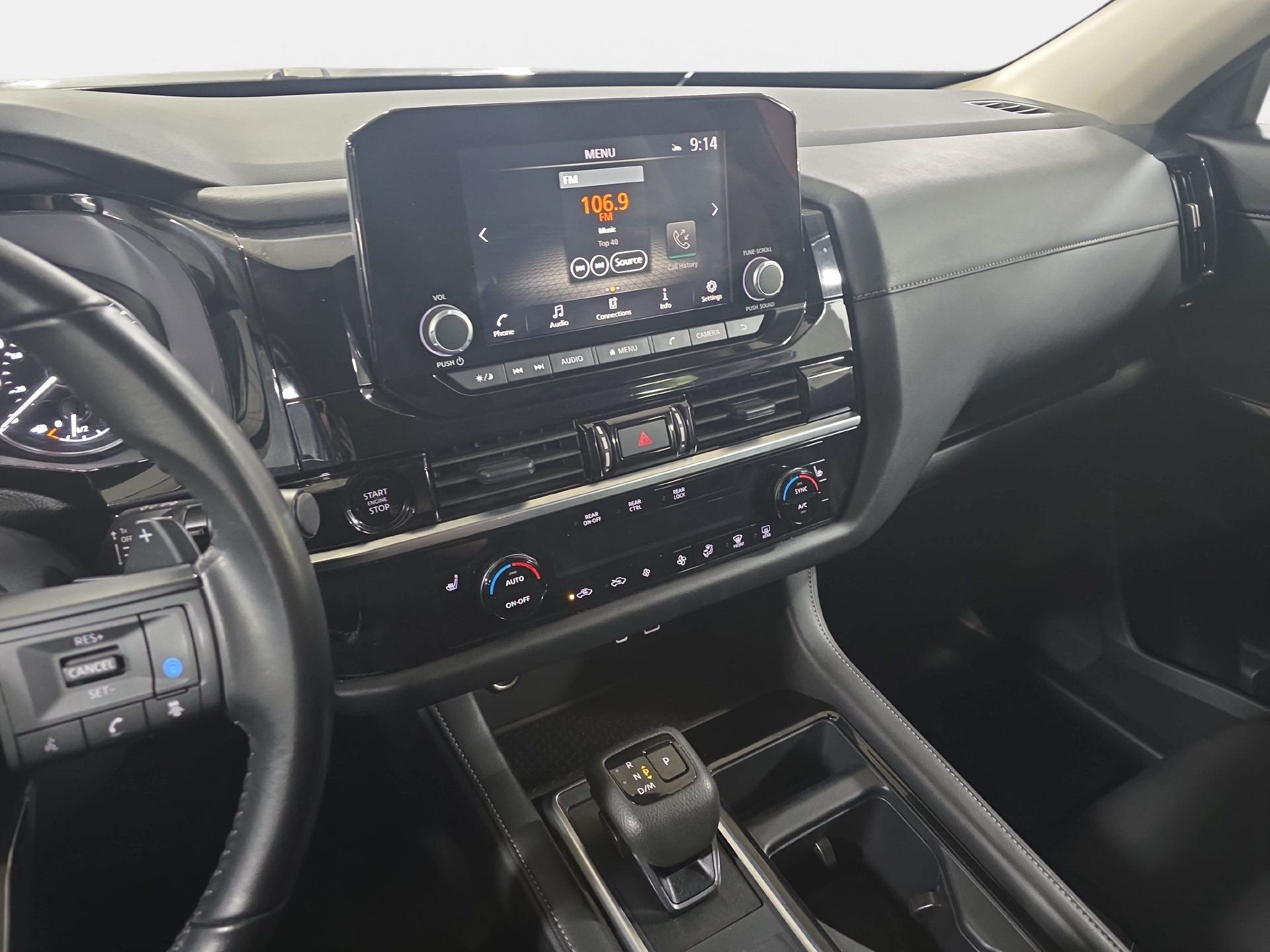 Used 2025 Nissan Pathfinder SV AWD/4WD image 20