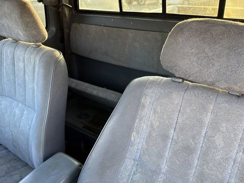 Used 2000 Toyota Tacoma PreRunner RWD image 14