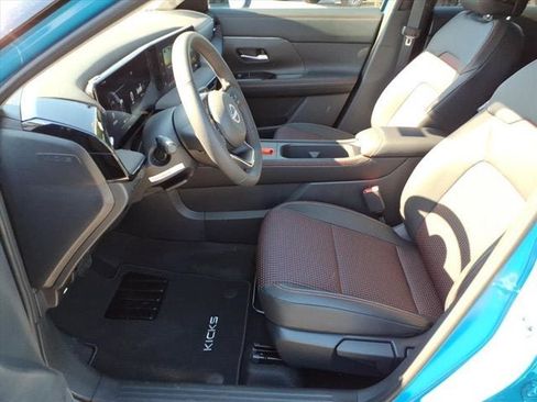 New 2026 Nissan Kicks SR w/ SR Premium Package AWD/4WD image 4