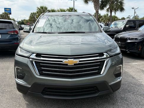 Used 2023 Chevrolet Traverse LT FWD image 3