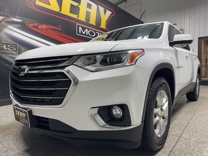 Used 2021 Chevrolet Traverse LT