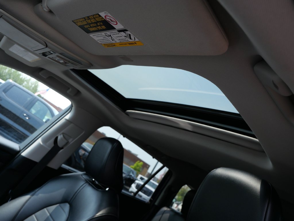 Used 2022 Toyota Highlander XLE AWD/4WD image 17