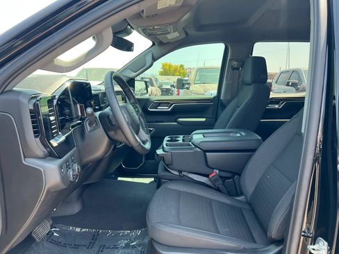 Used 2025 Chevrolet Silverado 1500 RST AWD/4WD image 9
