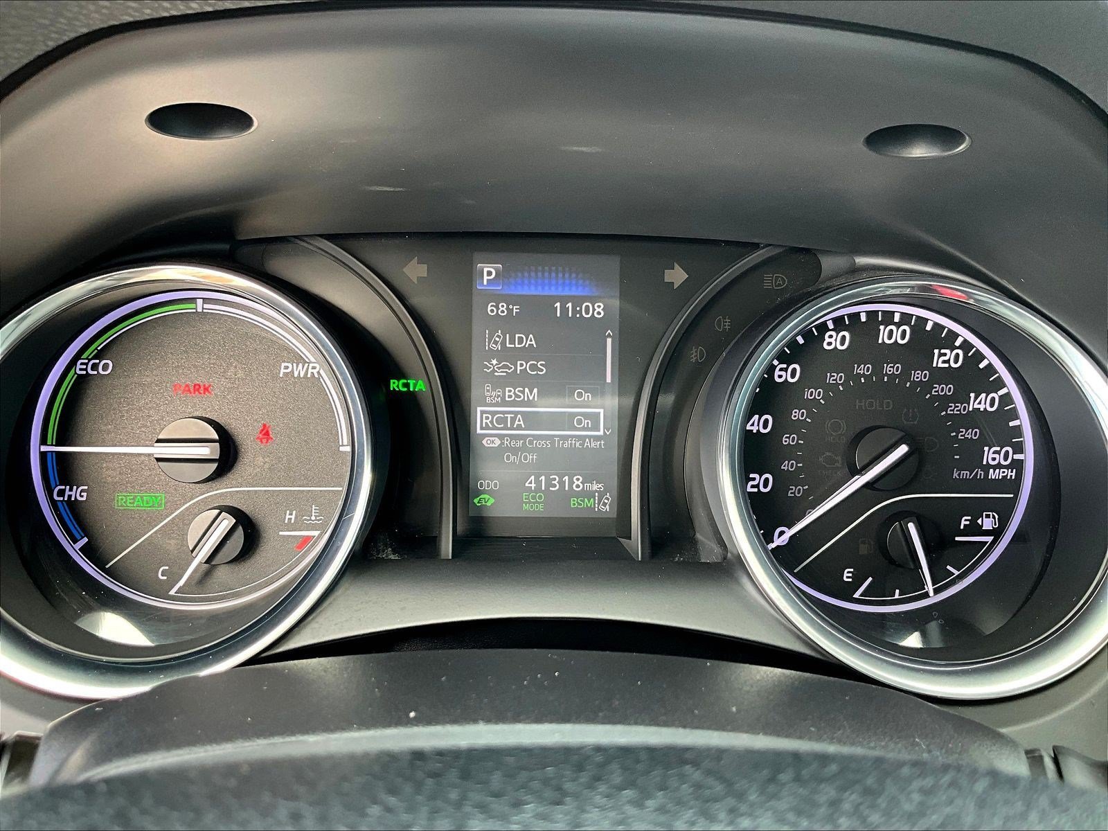 Used 2020 Toyota Camry SE w/ Sunroof Package FWD image 12