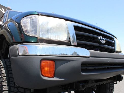 Used 2000 Toyota Tacoma 4x4 Xtracab V6 image 5