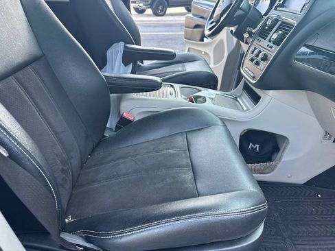 Used 2019 Dodge Grand Caravan SXT FWD image 10
