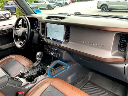 Used 2023 Ford Bronco Outer Banks AWD/4WD image 13