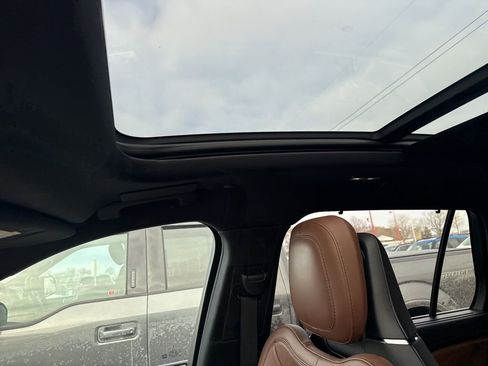 Used 2020 Lincoln Aviator Reserve w/ Equipment Group 202A image 13