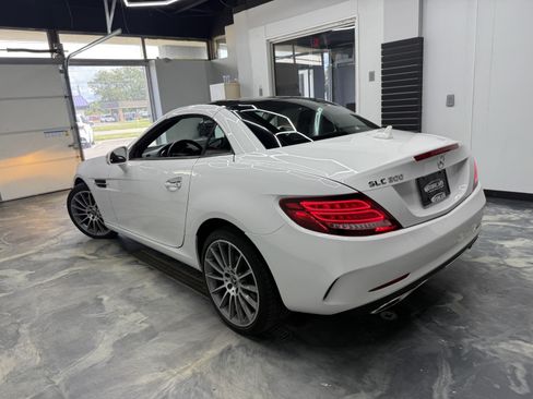 Used 2020 Mercedes-Benz SLC 300 image 3