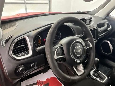 Used 2021 Jeep Renegade Sport FWD image 16