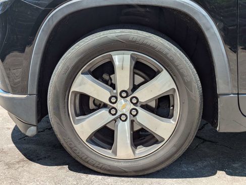 Used 2018 Chevrolet Traverse LT FWD image 25