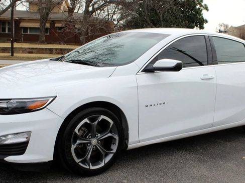 Used 2021 Chevrolet Malibu LT FWD image 1