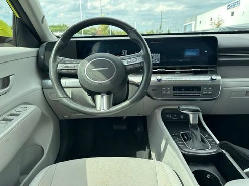 Used 2024 Hyundai Kona SEL AWD/4WD image 12