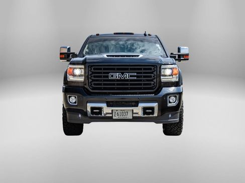 Used 2019 GMC Sierra 2500 Denali w/ Duramax Plus Package image 5